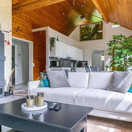 Hanhenpesae By Interhome *