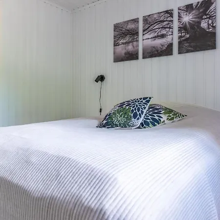 Hanhenpesae By Interhome * Rautalampi